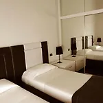 White House 4*