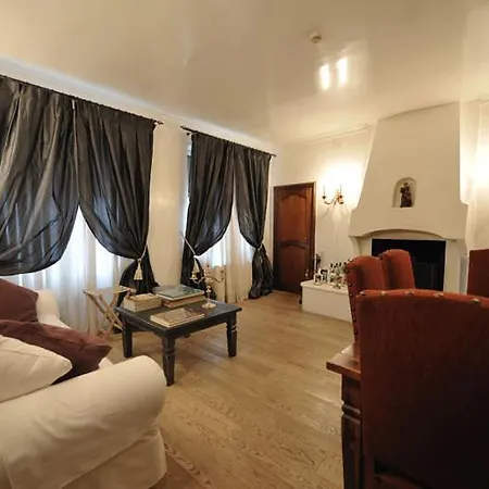 White House מלון 4*