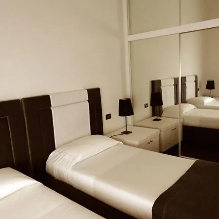 White House 4*