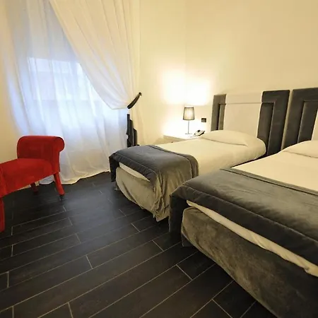 White House 4* Foggia