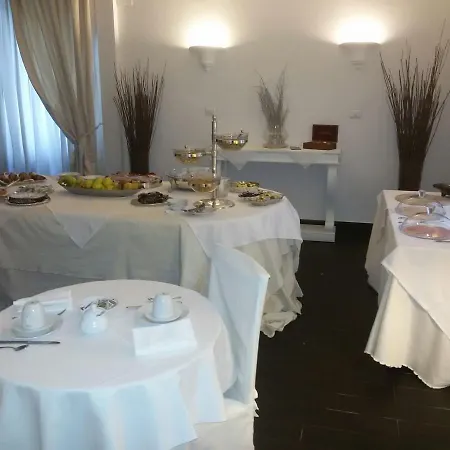 White House Hotel 4*