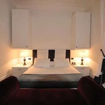 Hotel White House