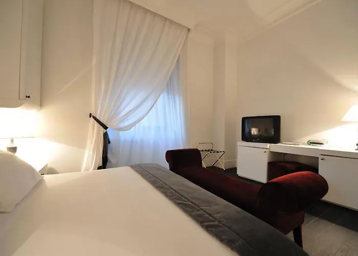 White House Hotel 4*