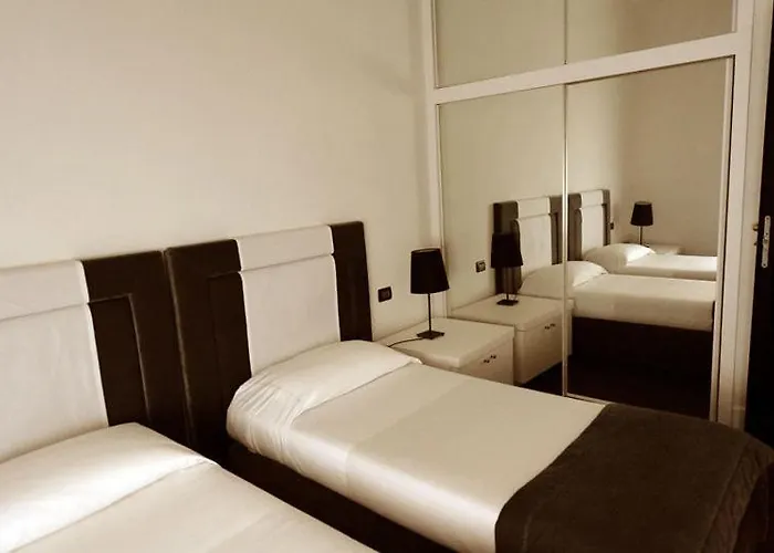 White House 4*