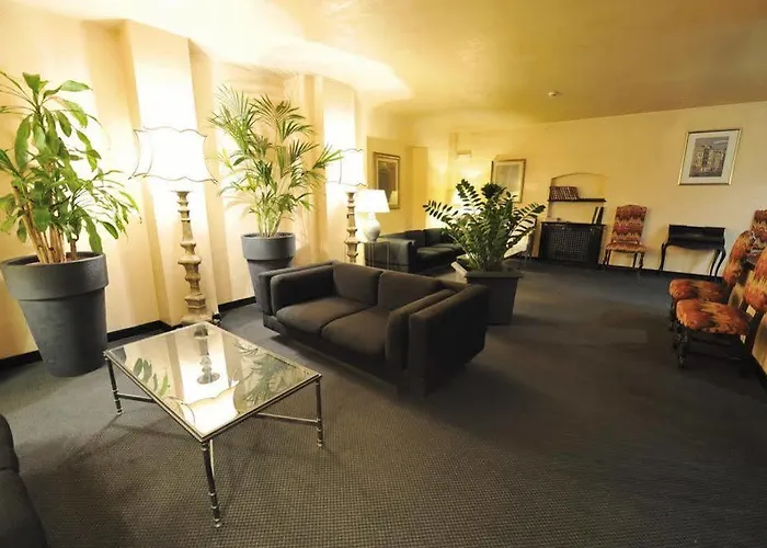 White House Hotel 4*